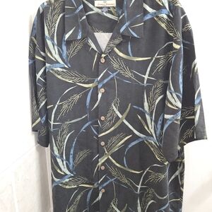 Tommy Bahama 100% Silk Hawaiian Camp Shirt XL Black Blue Palm Print